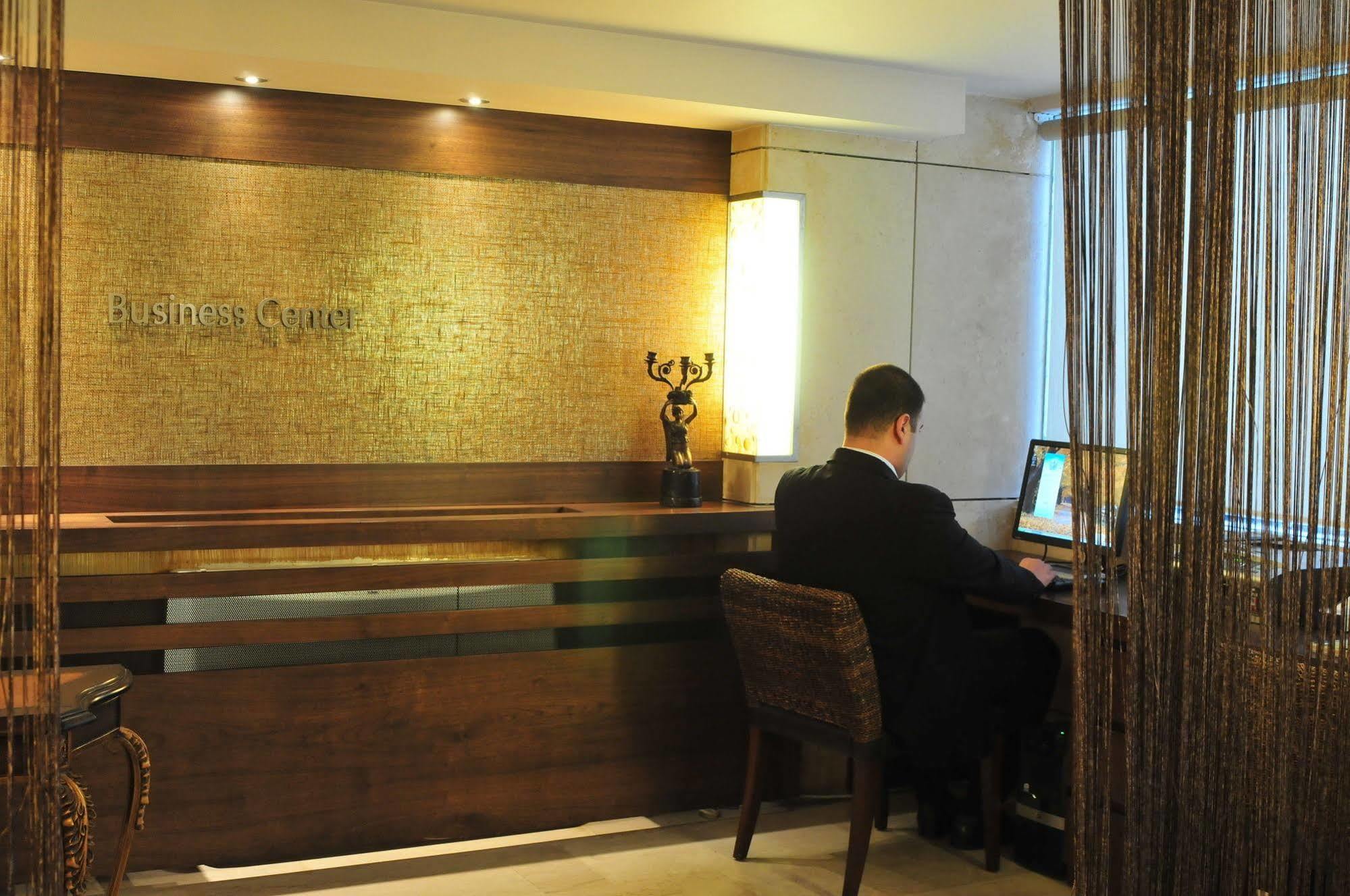 City Suite Hotel Beiroet Buitenkant foto
