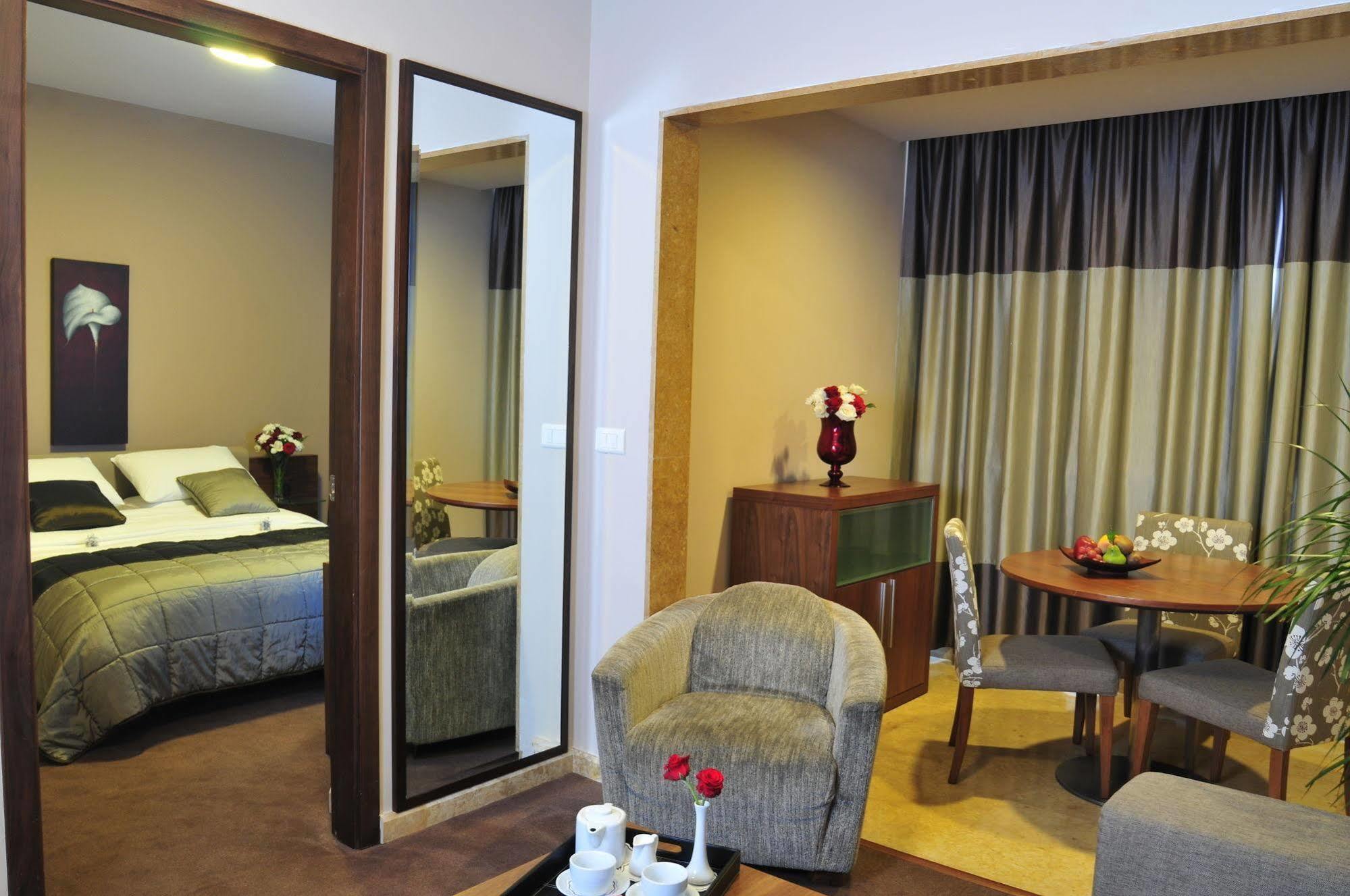 City Suite Hotel Beiroet Buitenkant foto