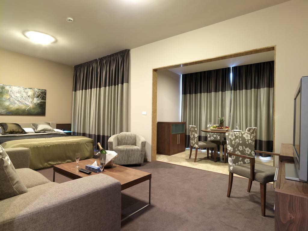 City Suite Hotel Beiroet Buitenkant foto